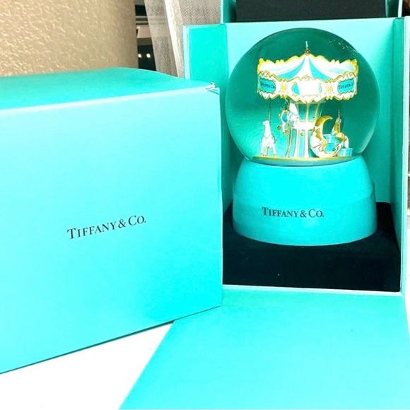Tiffany & Co. Carousel Musical Snow Globe — Brand New in Box (Novelty Gift) - Picture 6 of 9